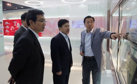 青岛市委副书记王伟到6686手机端入口调研